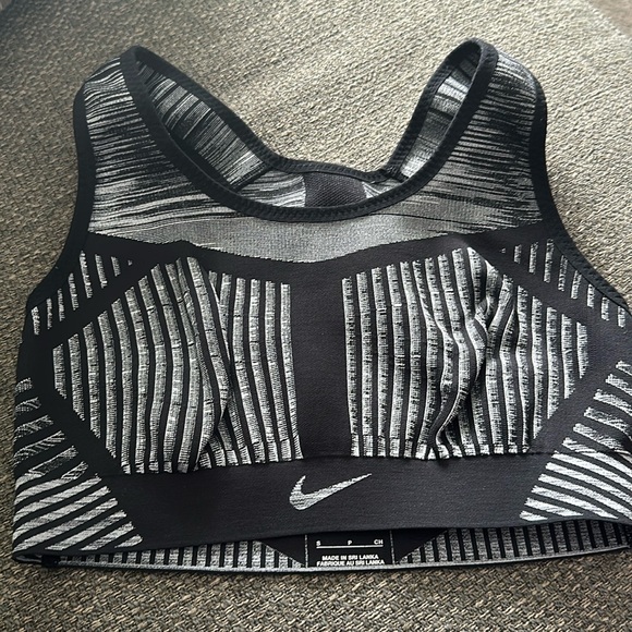 Nike Other - Nike FE/NOM Flyknit High-Support Non-Padded Sports Bra Size Small S